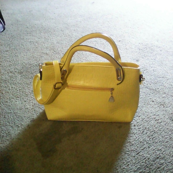 Cute purse!! - Picture 2 of 2